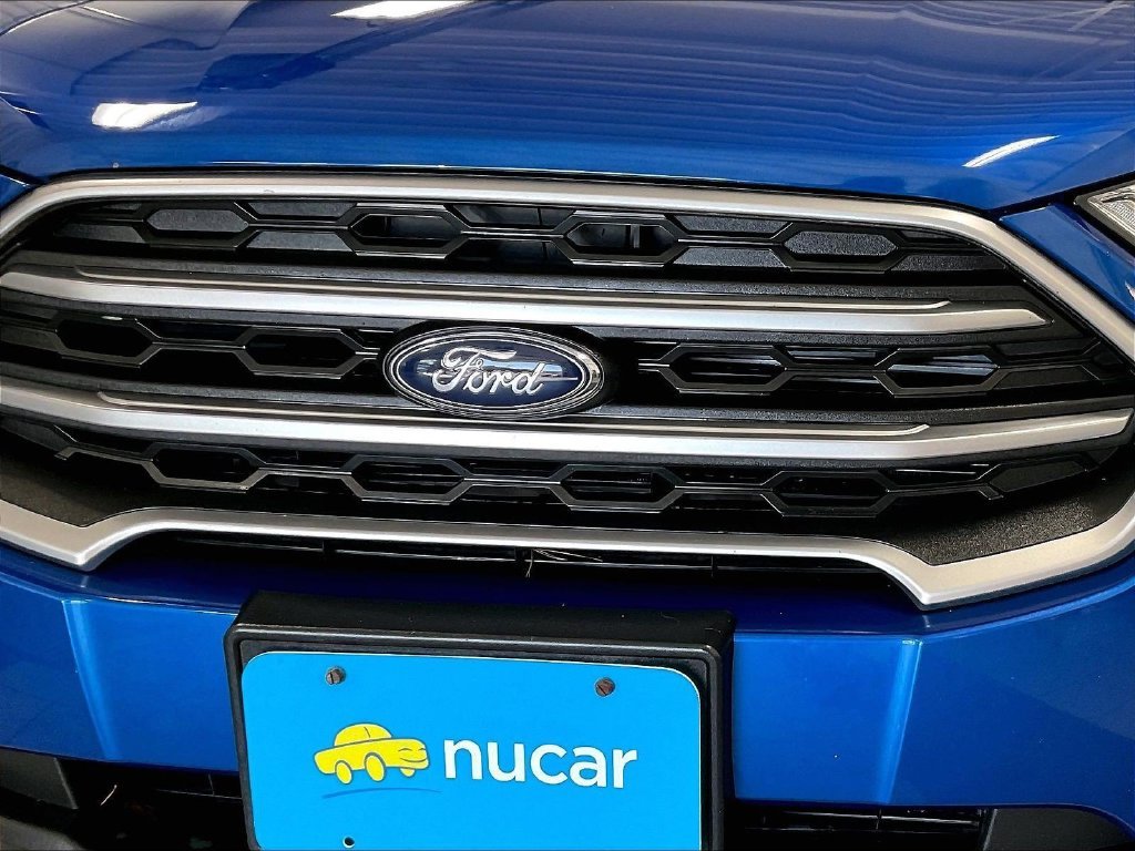 Used 2018 Blue Ford SE image 32