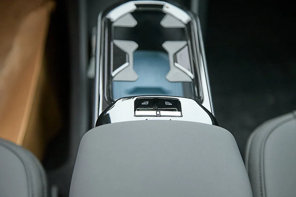 New 2026 Onyx Black Volvo Plus image 23