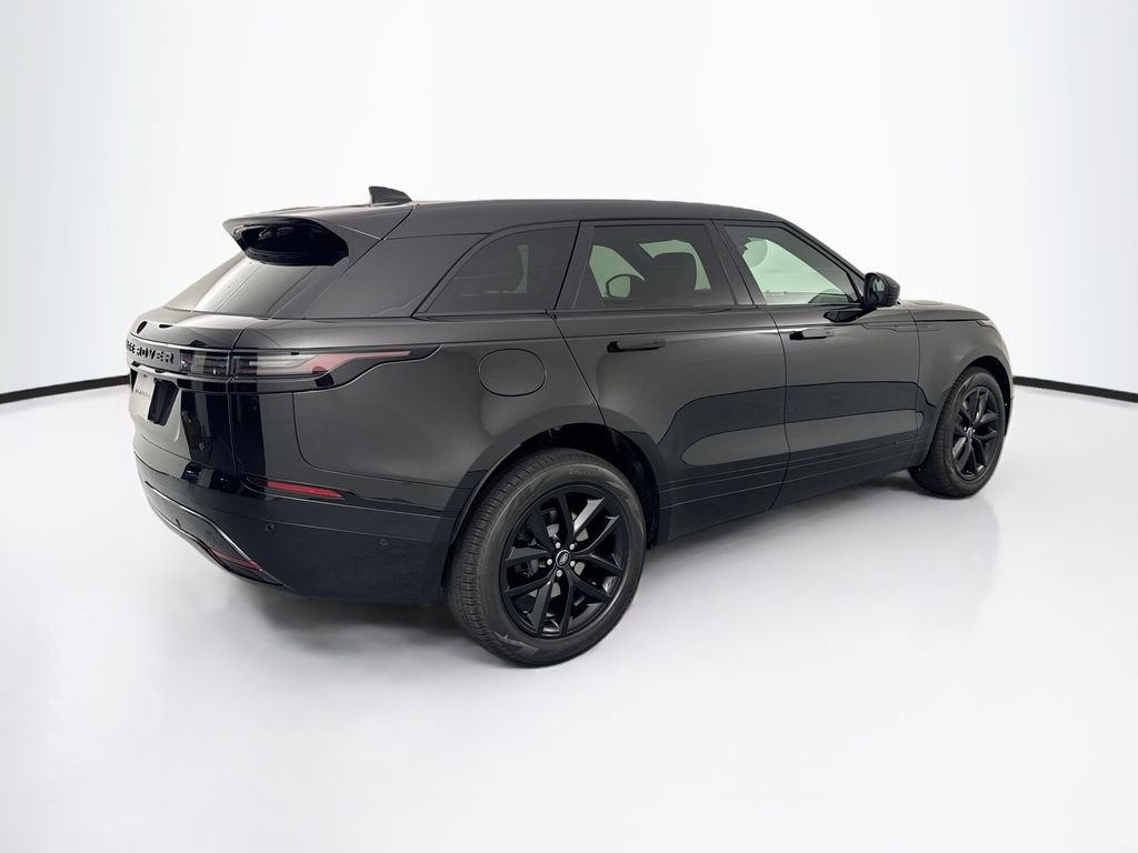 New 2026 Santorini Black Land Rover Belgravia Edition image 5