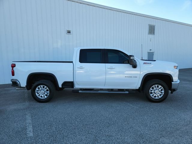 Used 2023 White Chevrolet LT image 10