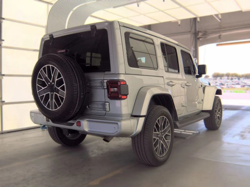 Used 2022 Silver Jeep Unlimited Sahara 4xe image 2