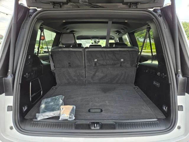 Used 2025 White Jeep Series II image 16