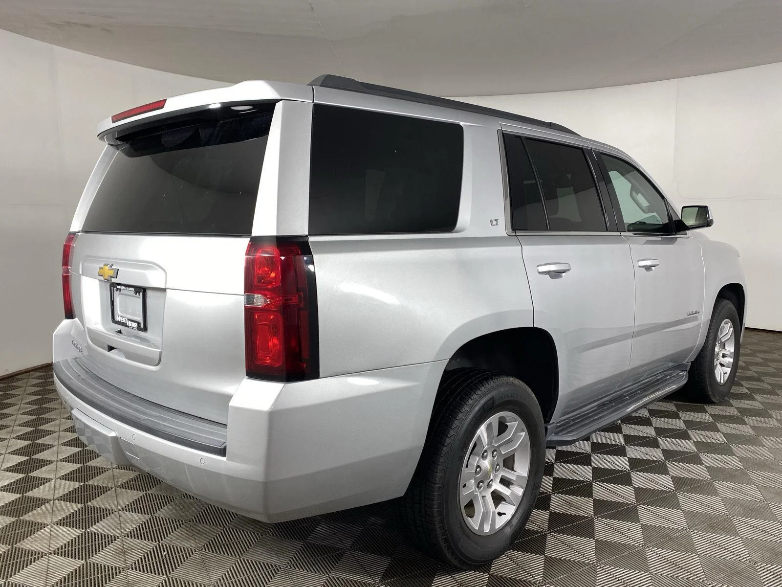 Used 2020 Silver Ice Metallic Chevrolet LT image 7