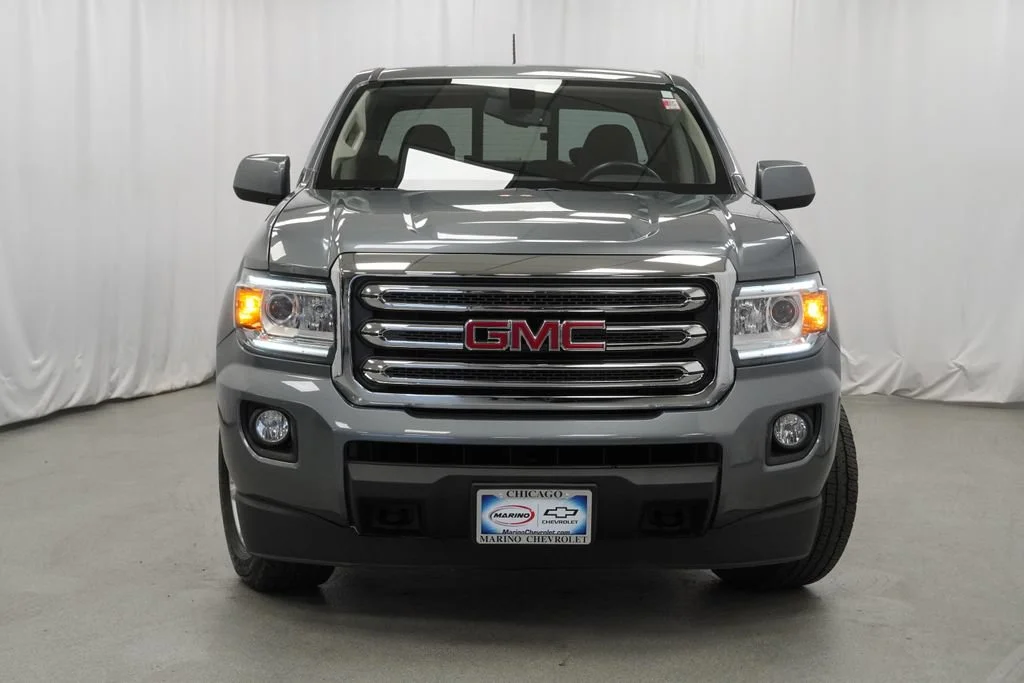 Used 2020 SATIN STEEL METALLIC GMC 4WD SLE image 33