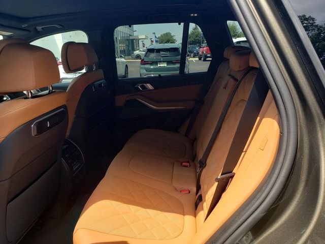 New 2026 Manhattan Green Metallic BMW xDrive40i image 13