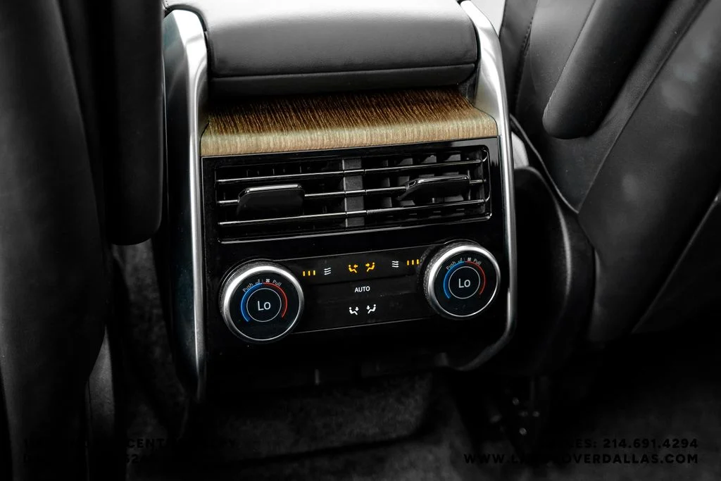 Used 2023 Grey Land Rover SE image 41