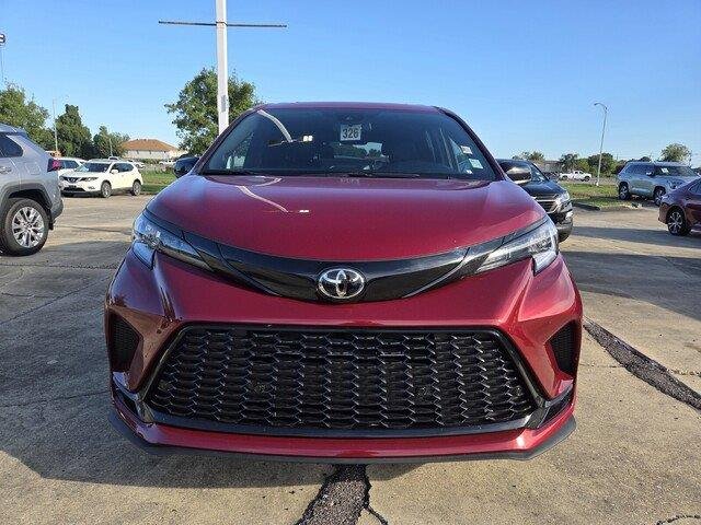 Used 2026 Ruby Flare Pearl Toyota XSE 7-Passenger image 2