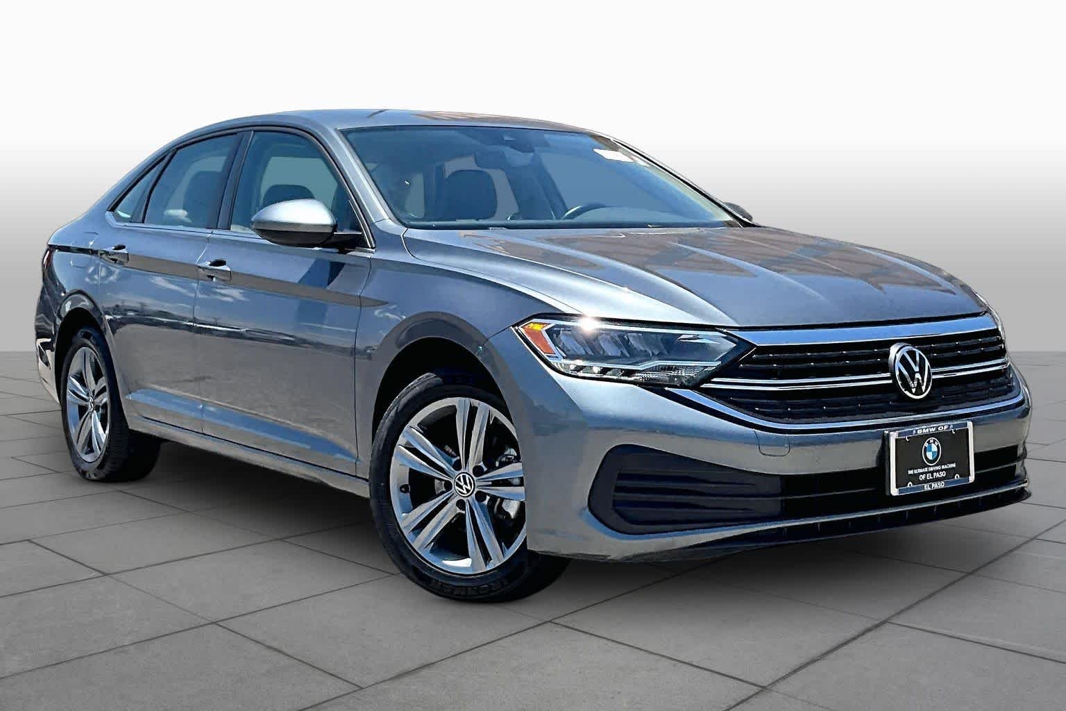 Used 2024 Platinum Gray Metallic Volkswagen SE image 2
