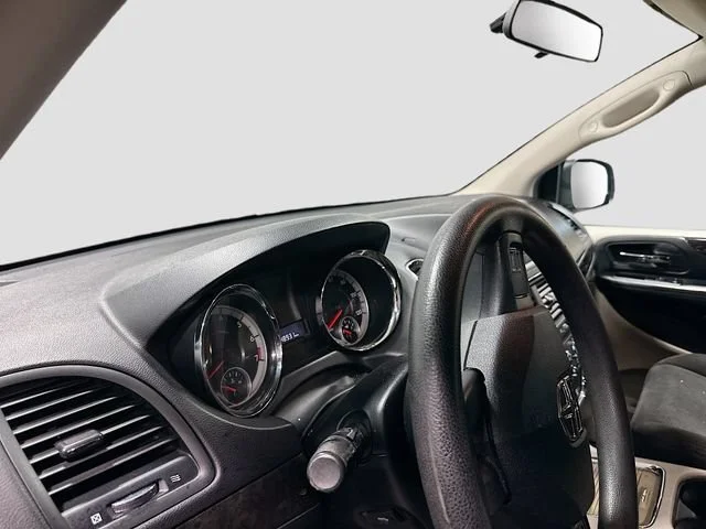 Used 2013 Brilliant Black Crystal Pearlcoat Dodge SXT image 11