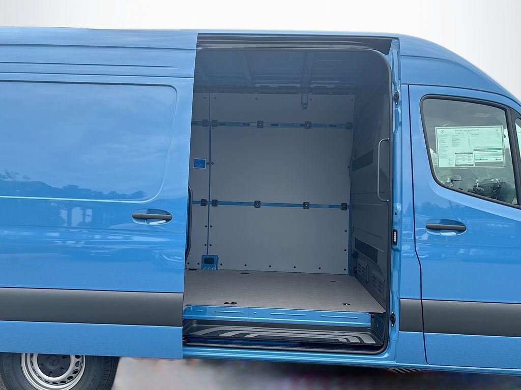 New 2026  Mercedes-Benz Cargo 144 WB image 18