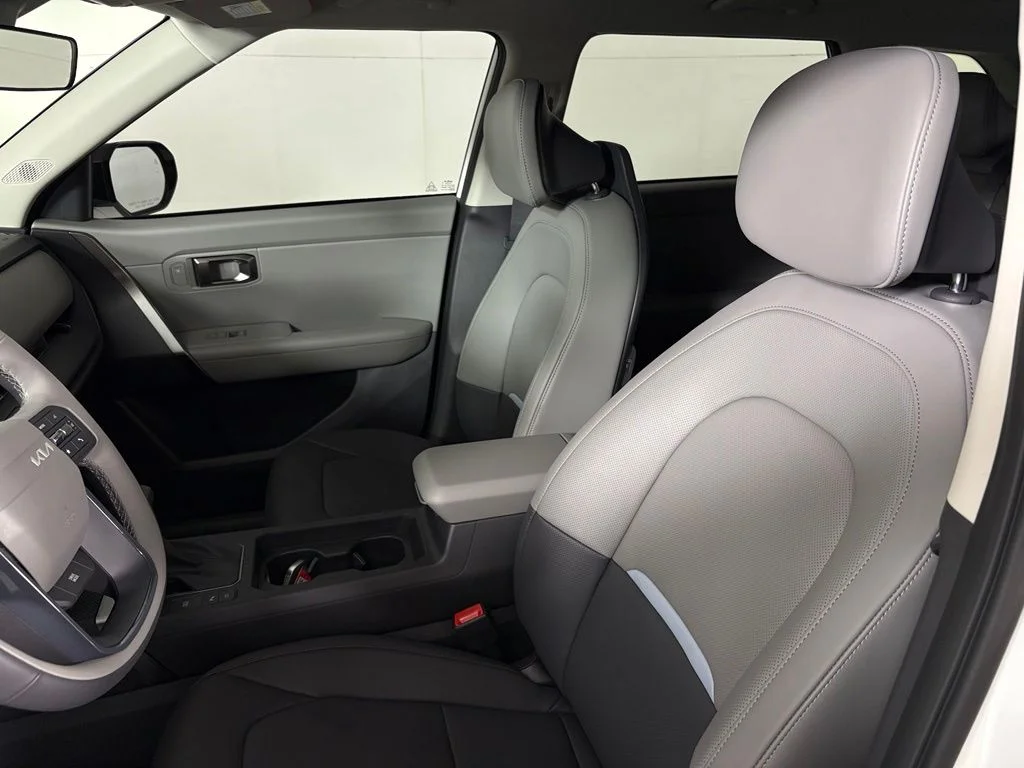 New 2027 Snow White Pearl Kia EX image 19