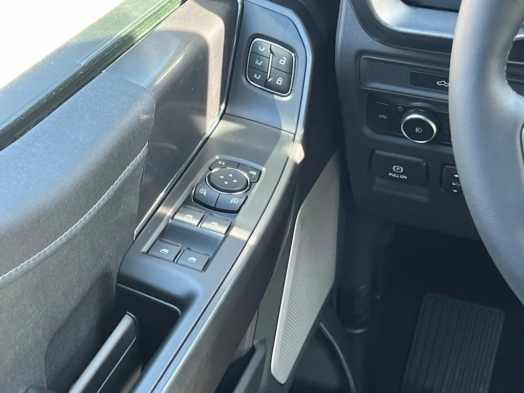 New 2026 Oxford White Ford Lariat® image 21