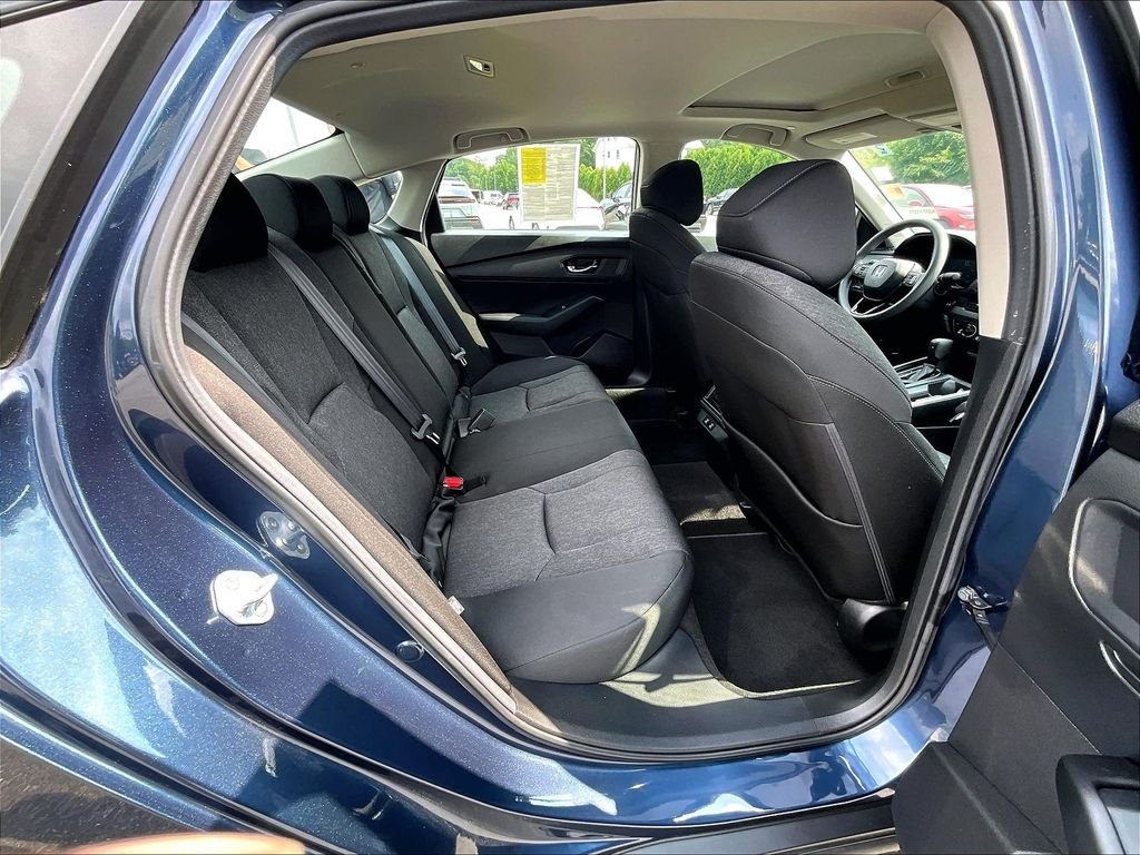 Used 2025 Blue Honda SE image 16