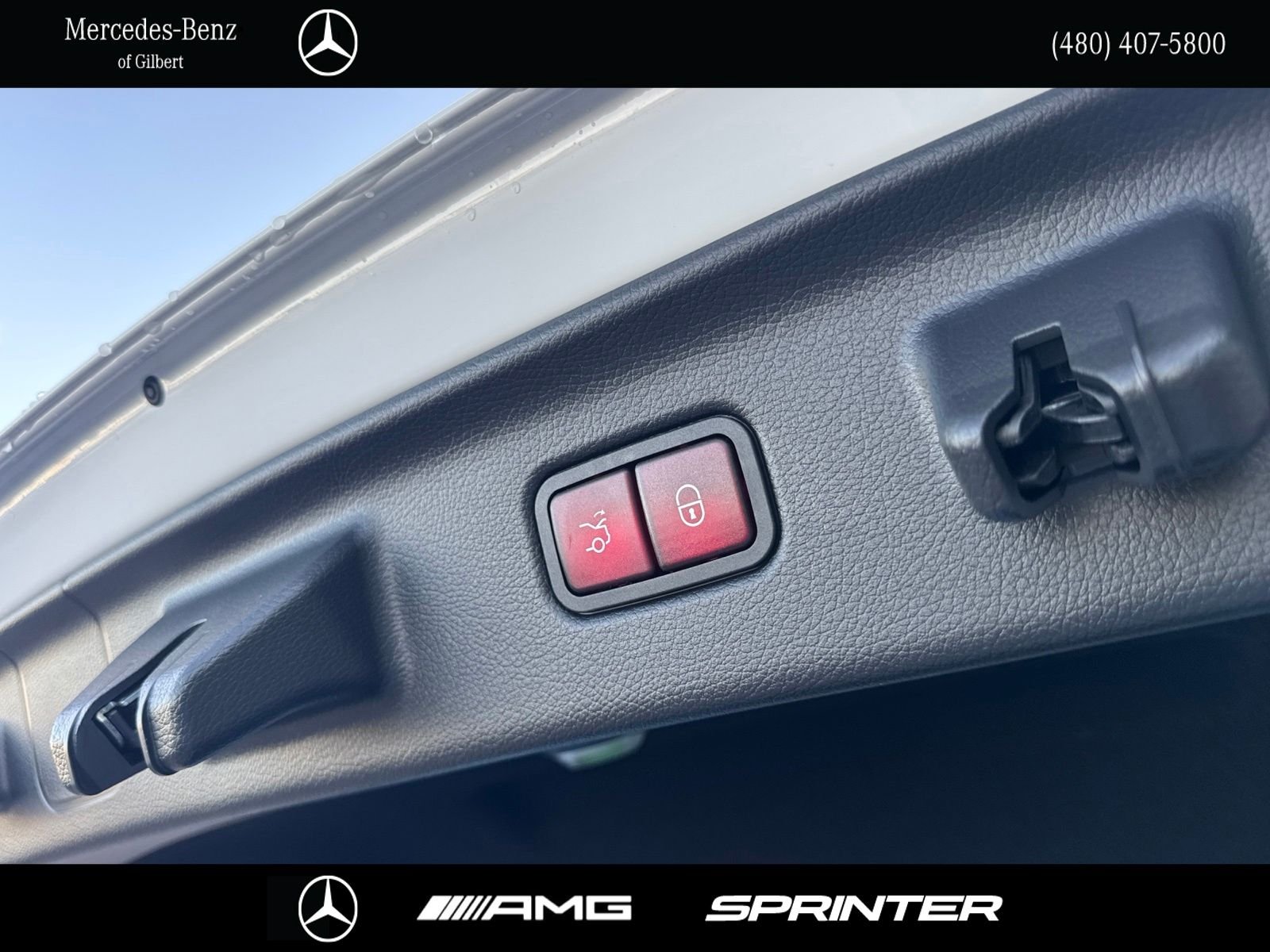 New 2027 MANUFAKTUR Moonlight White Metallic Mercedes-Benz S 580 image 8