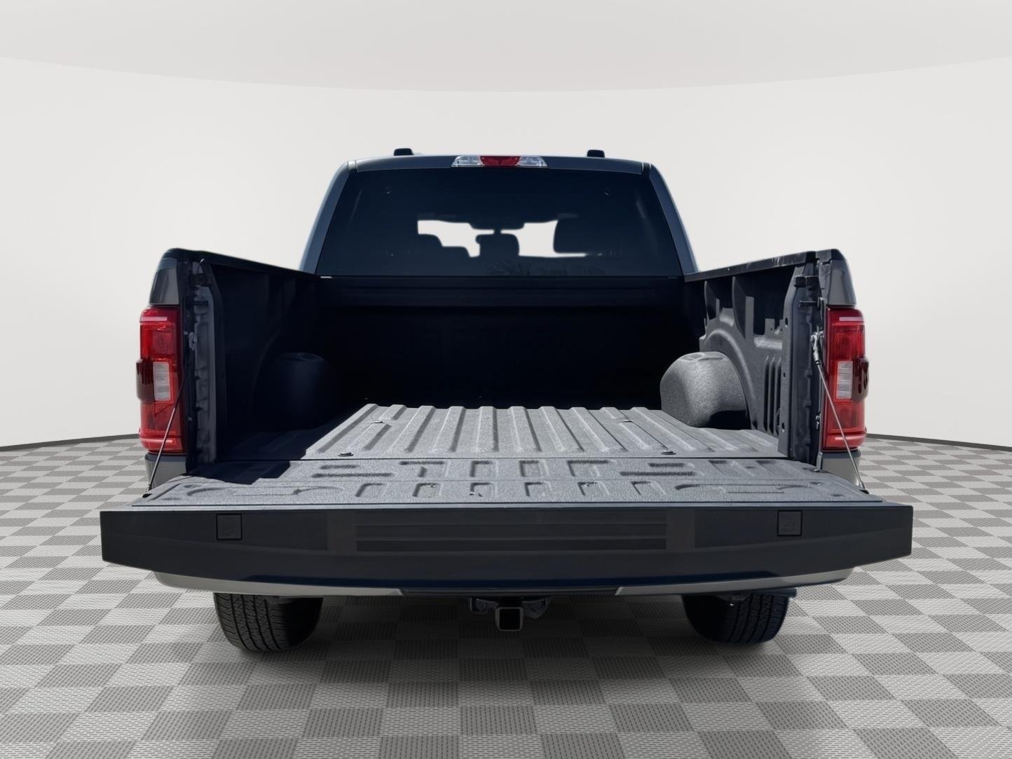 Certified Used 2023 Carbonized Gray Ford XLT image 19