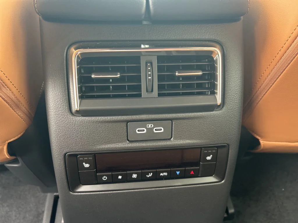 Certified Used 2025 White Mazda 3.3 Turbo S Premium Plus image 19