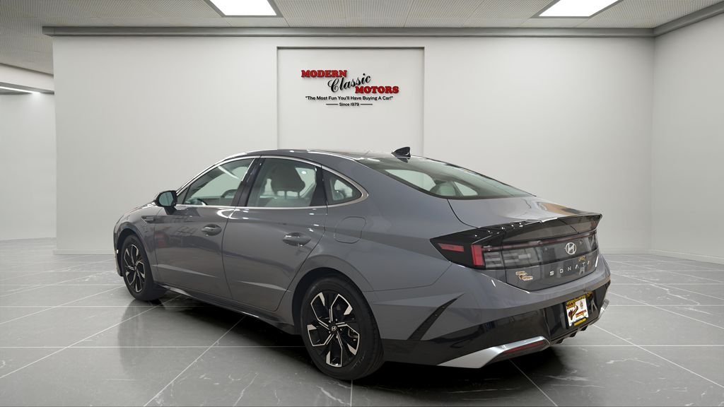 Used 2024 Blue Hyundai SEL image 5