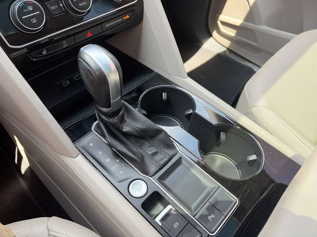 Used 2019 Pure White Volkswagen SEL image 23