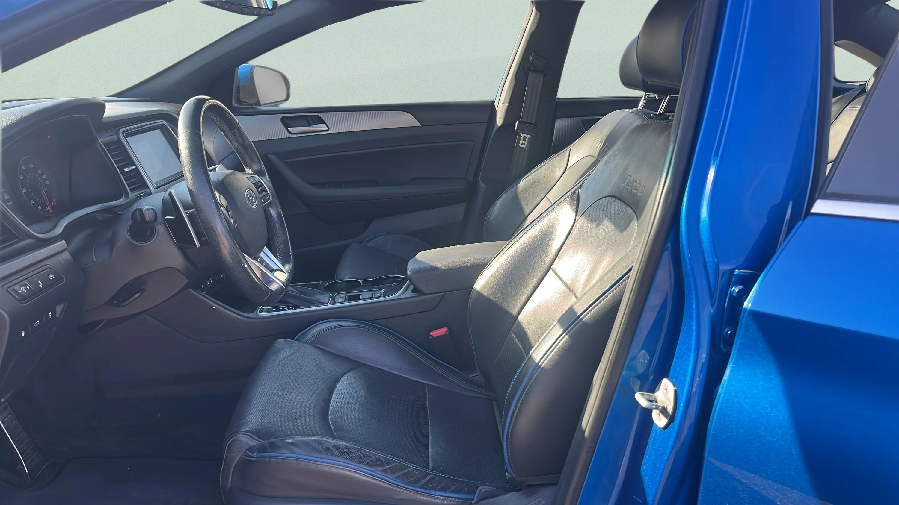 Used 2018 Blue Hyundai LIMITED image 10