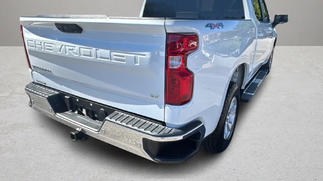 Used 2024 White Chevrolet LT image 8