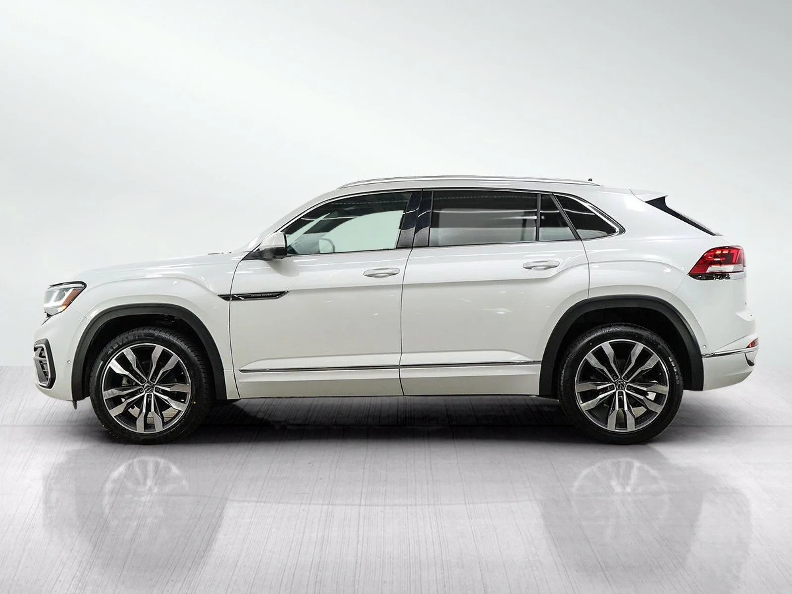 Used 2023 Volkswagen Atlas Cross Sport Execline with VIN 1V2FE2CA9PC206842 for sale in Burnsville, Minnesota