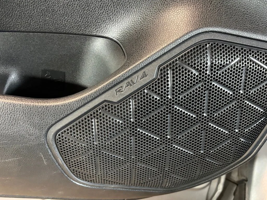 Used 2021 Silver Sky Metallic Toyota XLE image 19