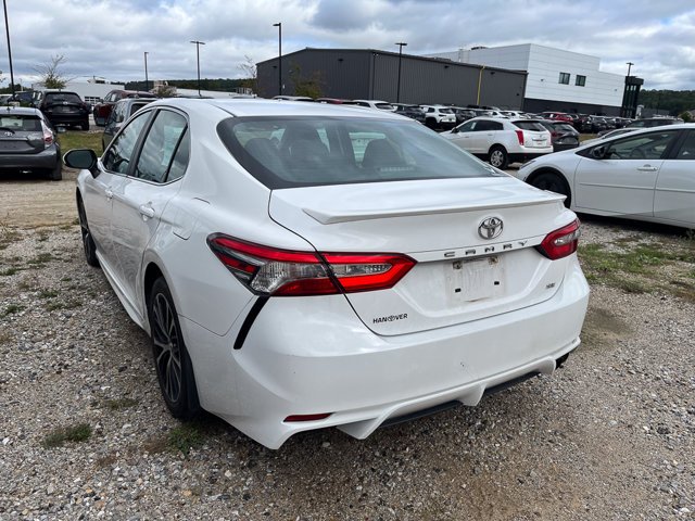 Used 2018 Super Whit Toyota SE image 3