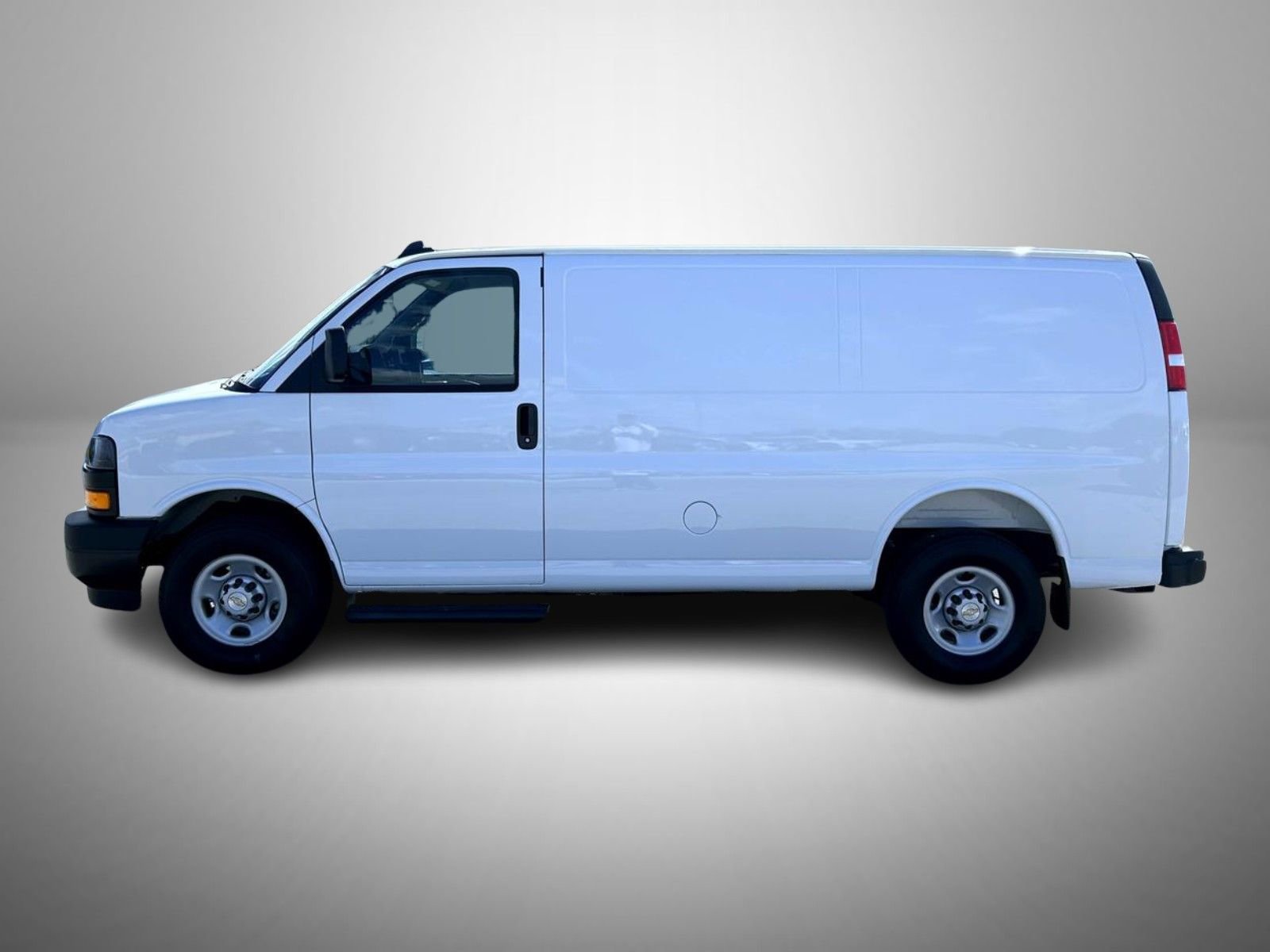 2025 Chevrolet Express Cargo Work Van - Photo 8