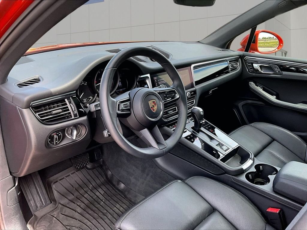 Used 2025 Orange Porsche  image 4