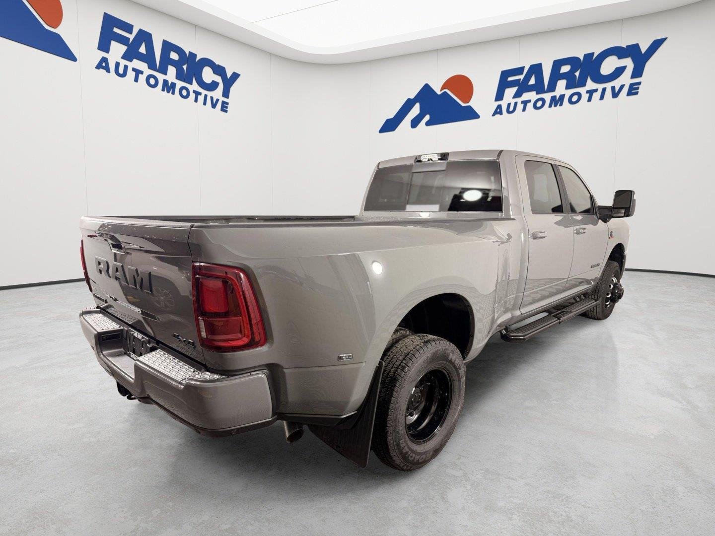 New 2026 Ceramic Gray Clear-Coat Exterior Paint RAM Laramie image 10