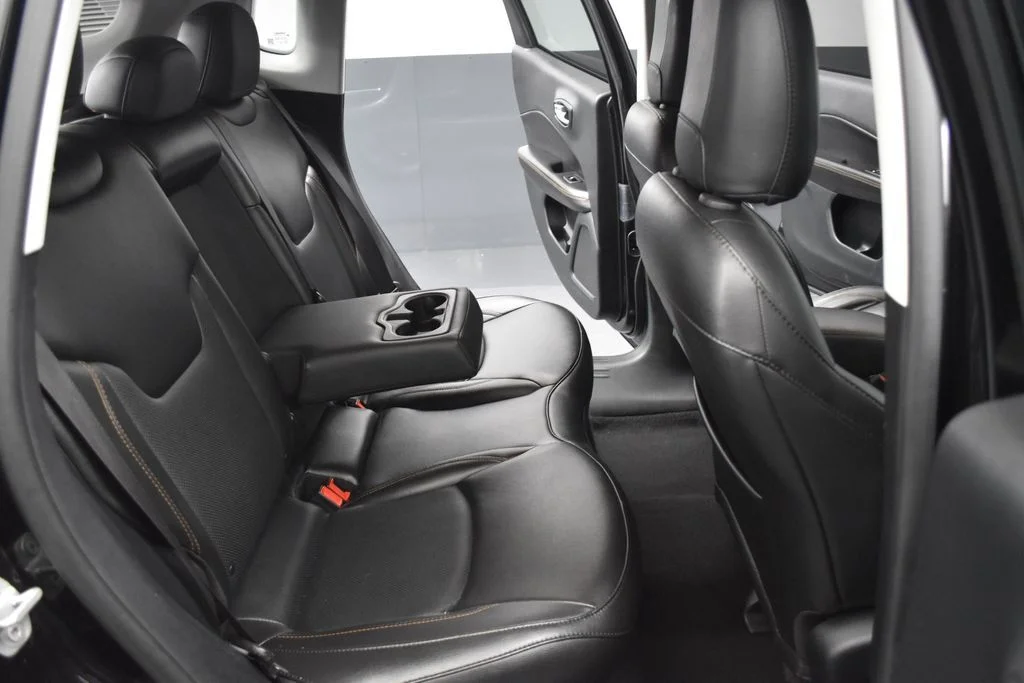 Used 2020 Black Jeep Limited image 25