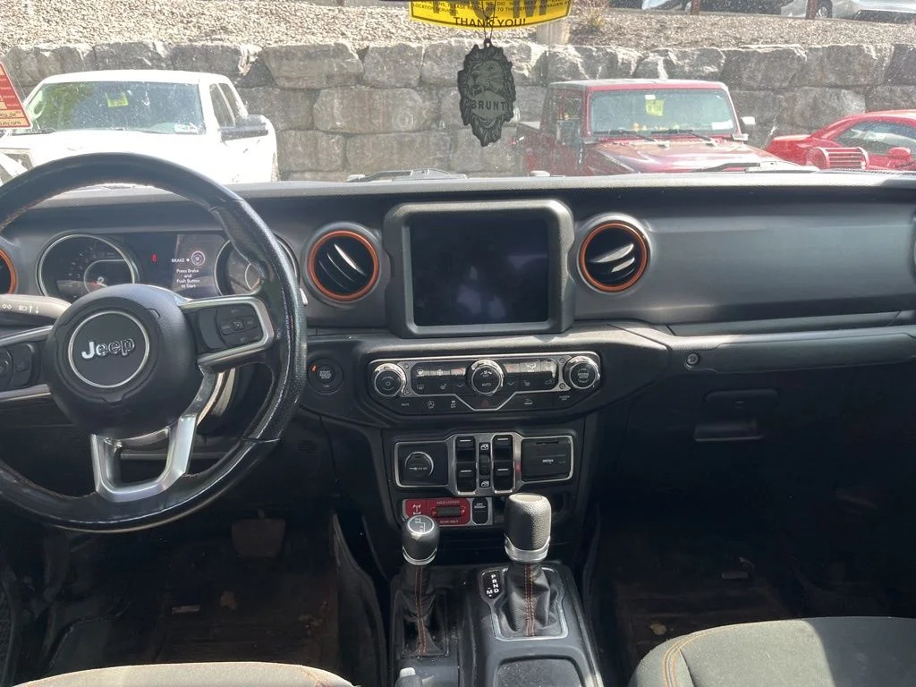 Used 2022 Black Jeep Mojave image 12