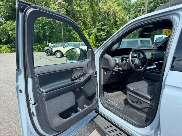 Used 2025 Gray Ford Tremor image 16