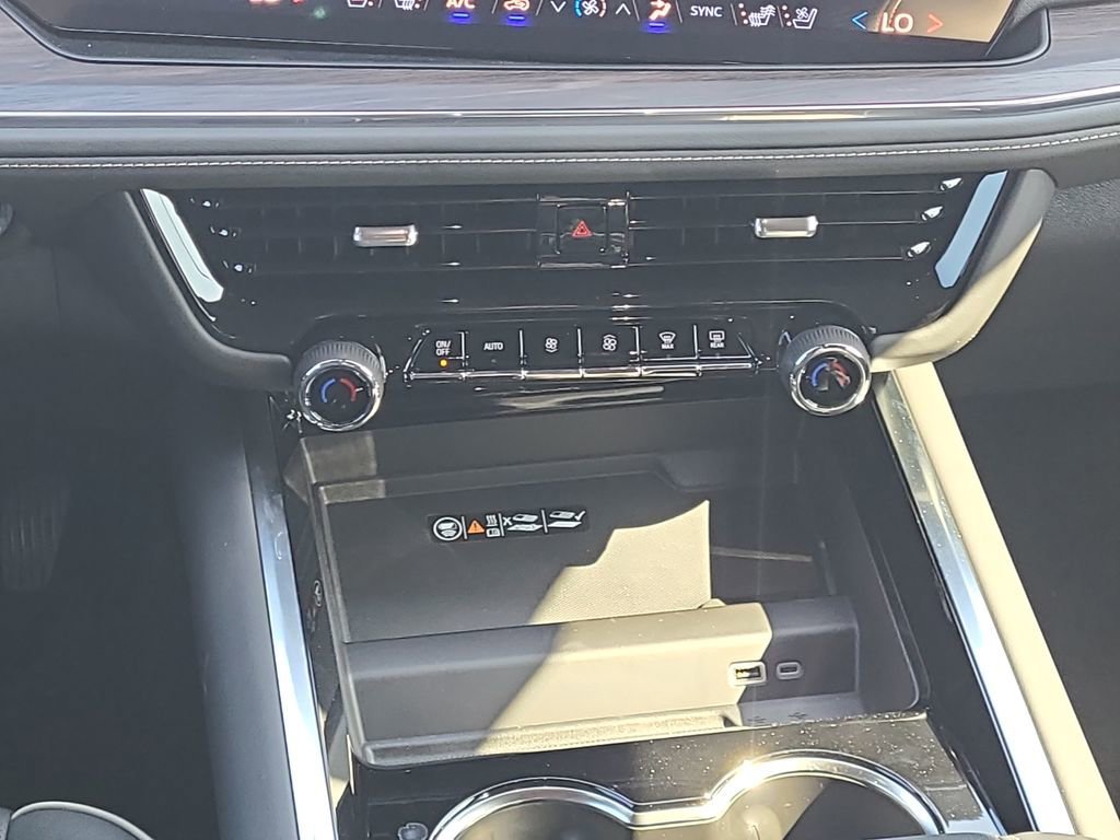 2026 Chevrolet Suburban Premier - Photo 15