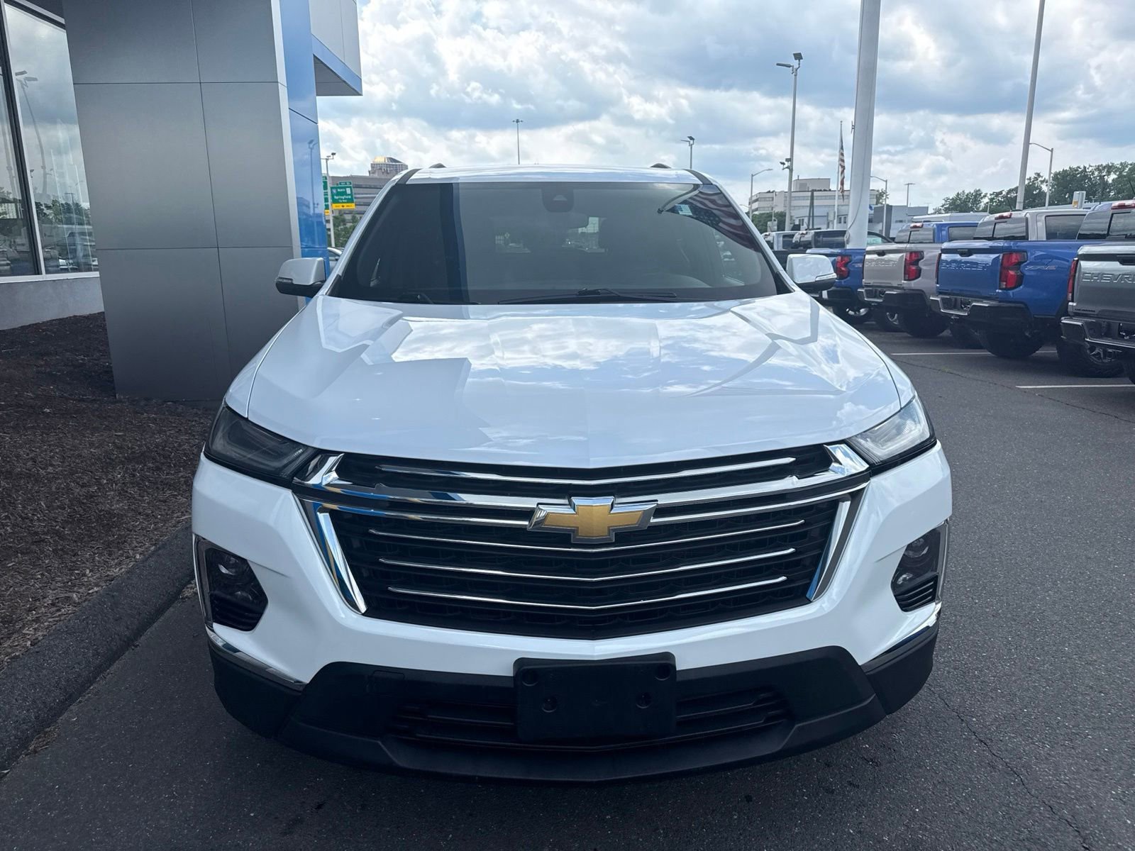 Used 2023 Summit White Chevrolet LT Cloth image 3