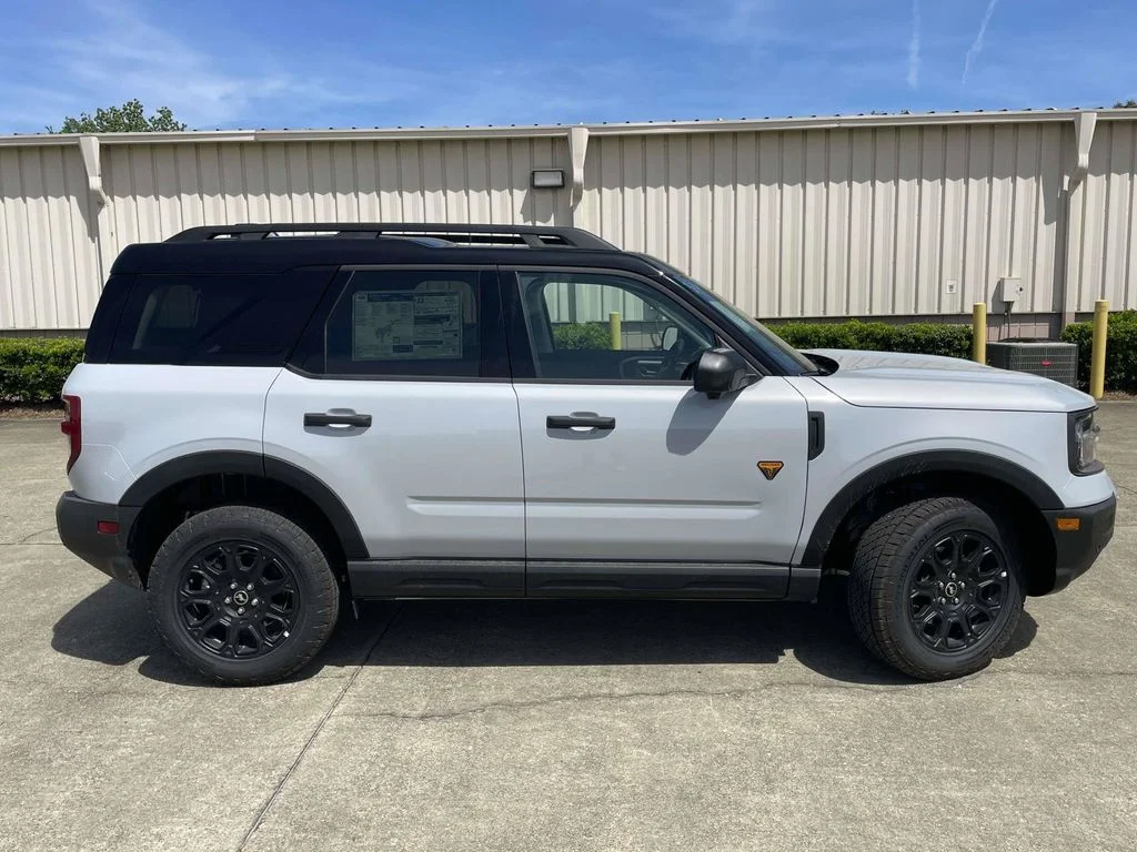 New 2026 Space White Metallic Ford Badlands image 2