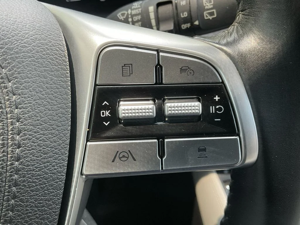 Used 2023 Black Kia EX image 37