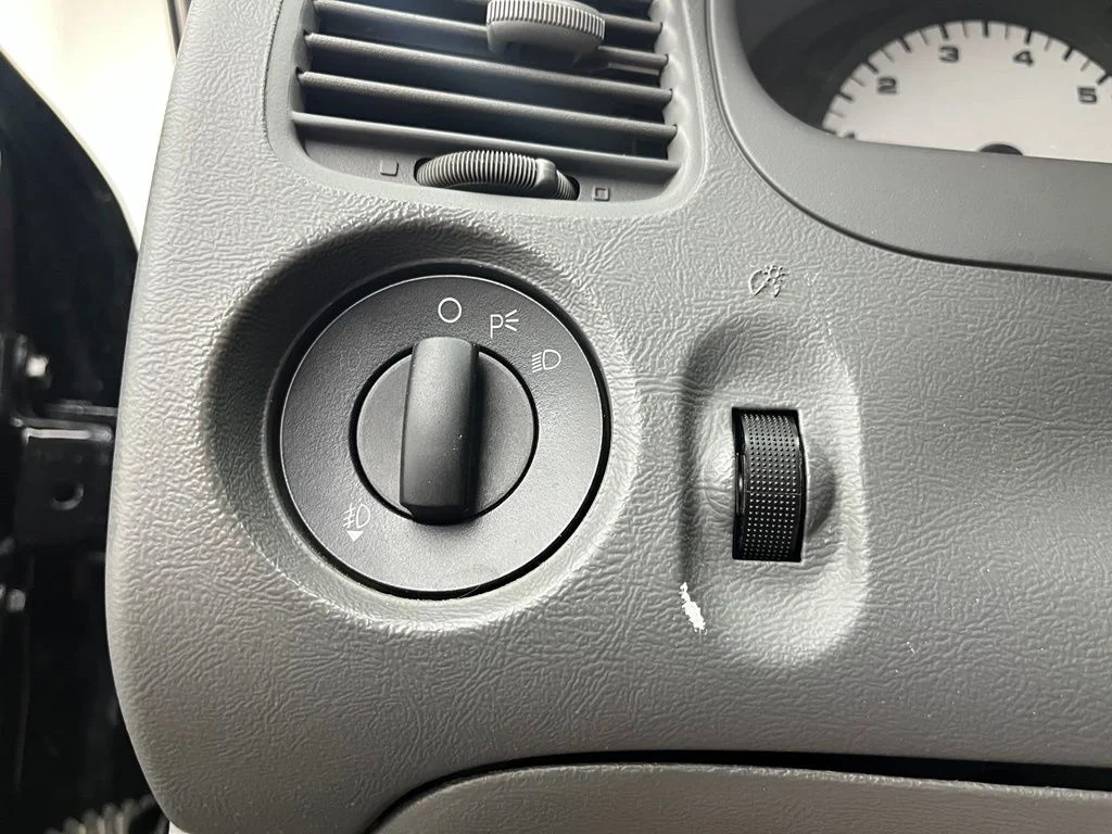 Used 2010  Ford XLT image 27