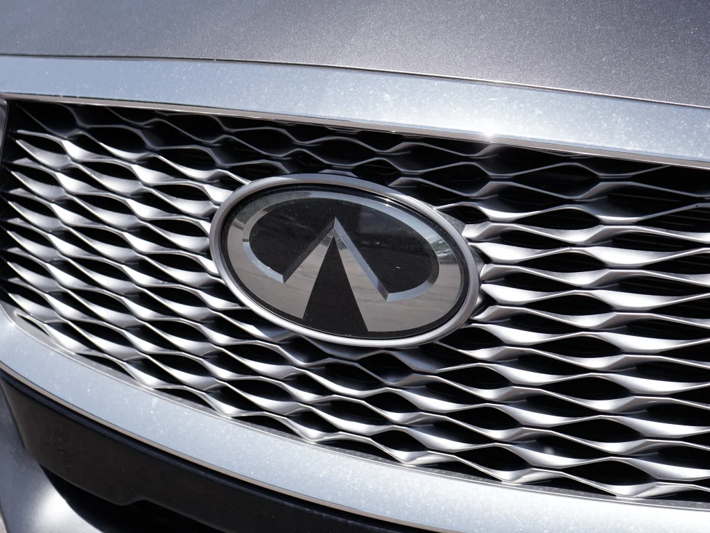 Used 2023 Graphite Shadow INFINITI LUXE image 3