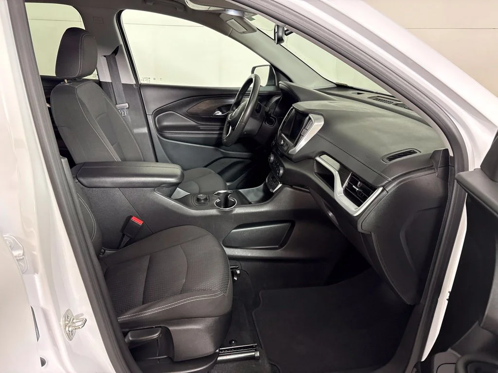 Used 2024 White GMC SLE image 15