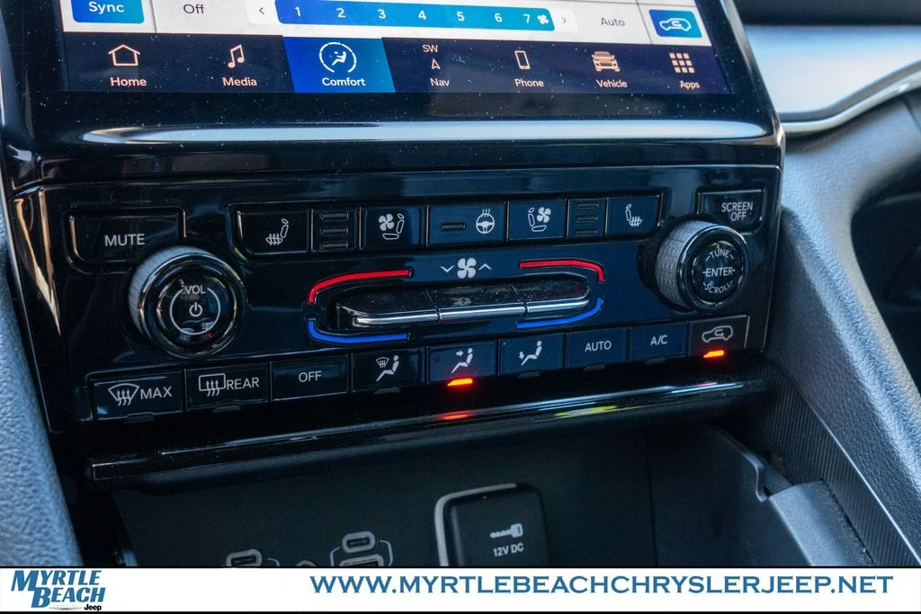 Certified Used 2025 Silver Zynith Jeep Limited image 24