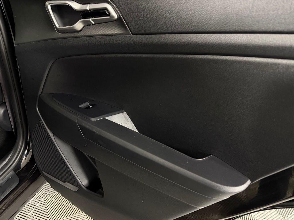 Used 2026 Fusion Black Kia S image 28