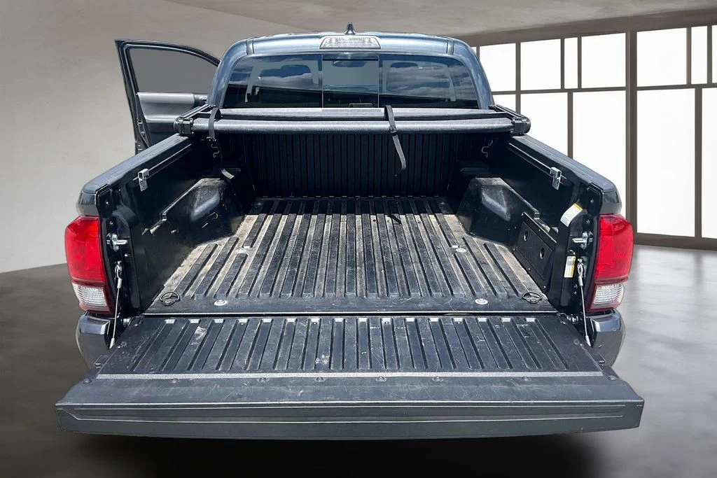 Used 2022 Gray Toyota SR5 image 7