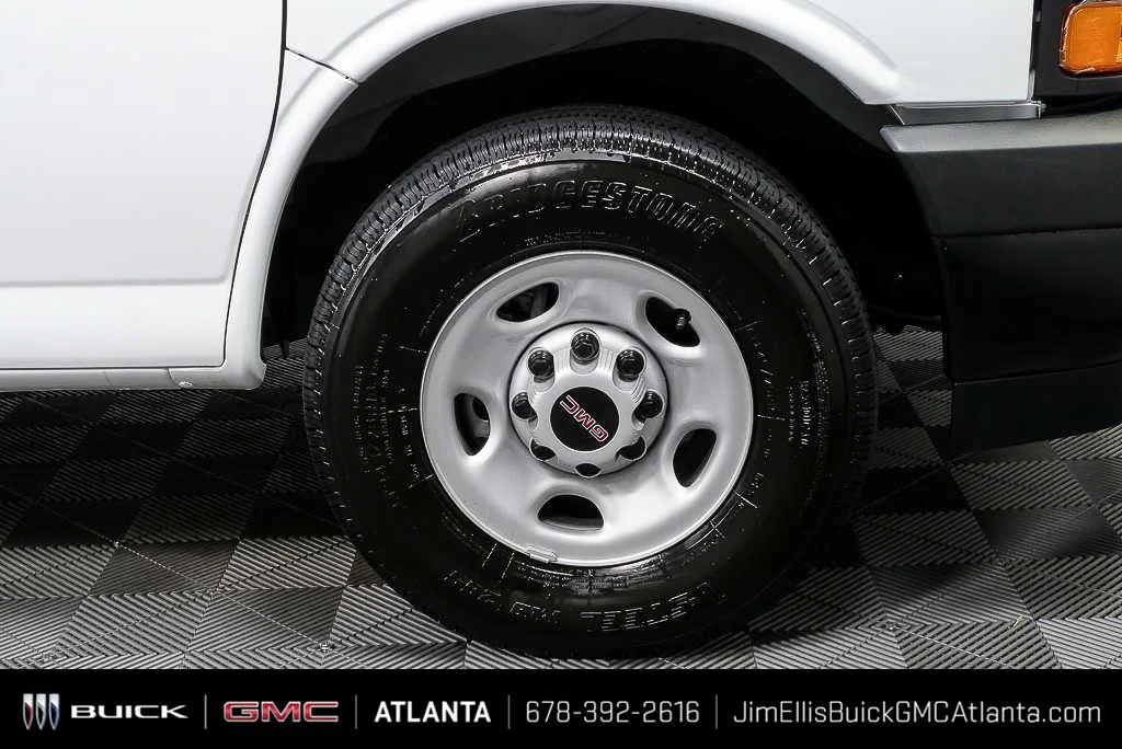 New 2025 Summit White GMC Work Van image 4