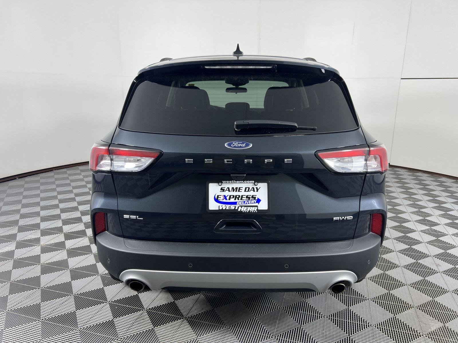 Used 2022 Stone Blue Ford SEL image 9