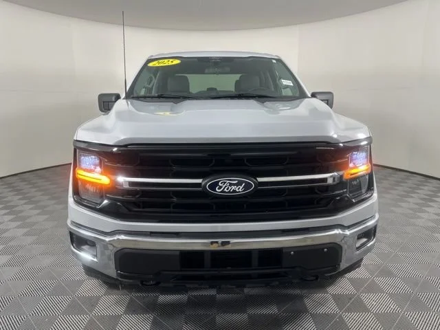 Used 2025 Whi/white Ford XLT image 6