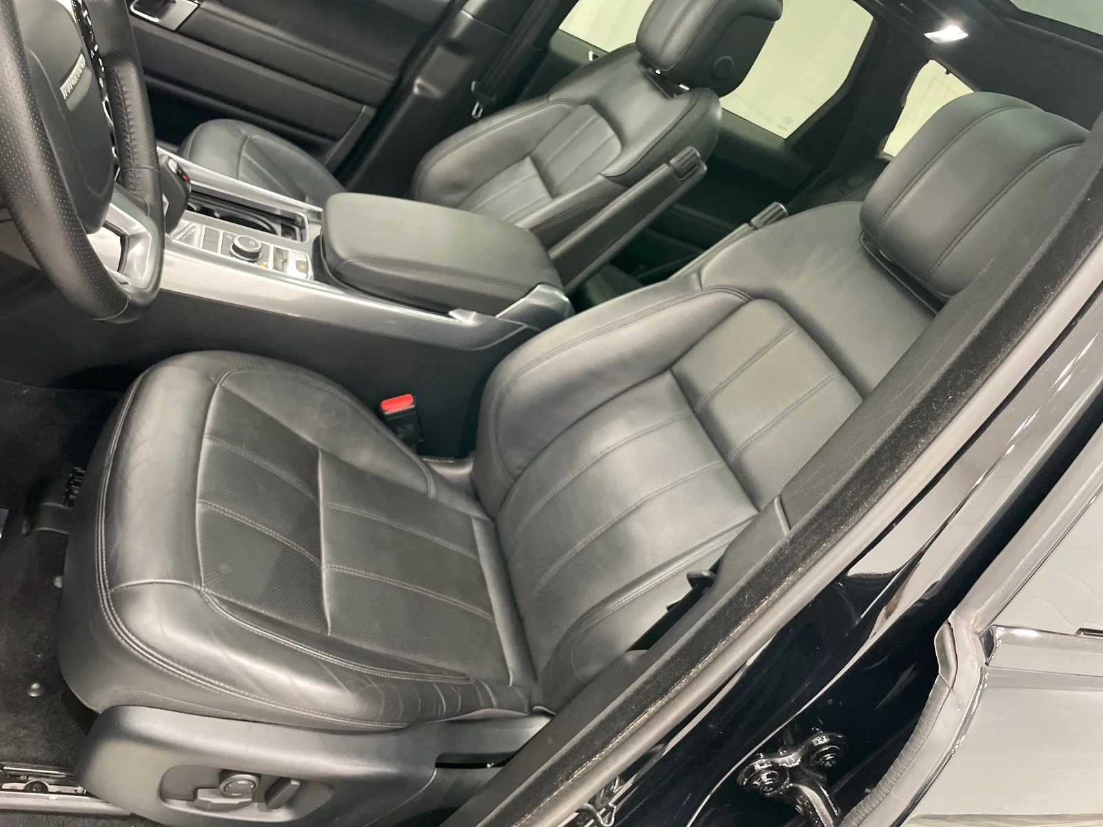 Used 2019 BLACK Land Rover HSE image 12