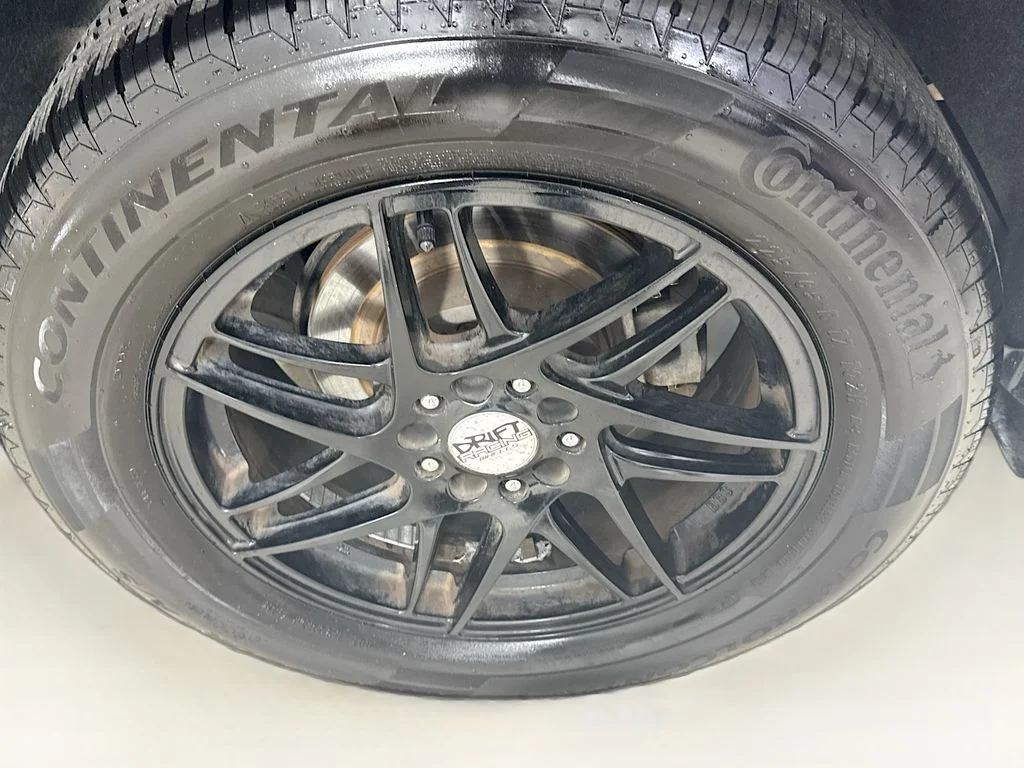 Used 2018 Magnetic Black Nissan S image 38