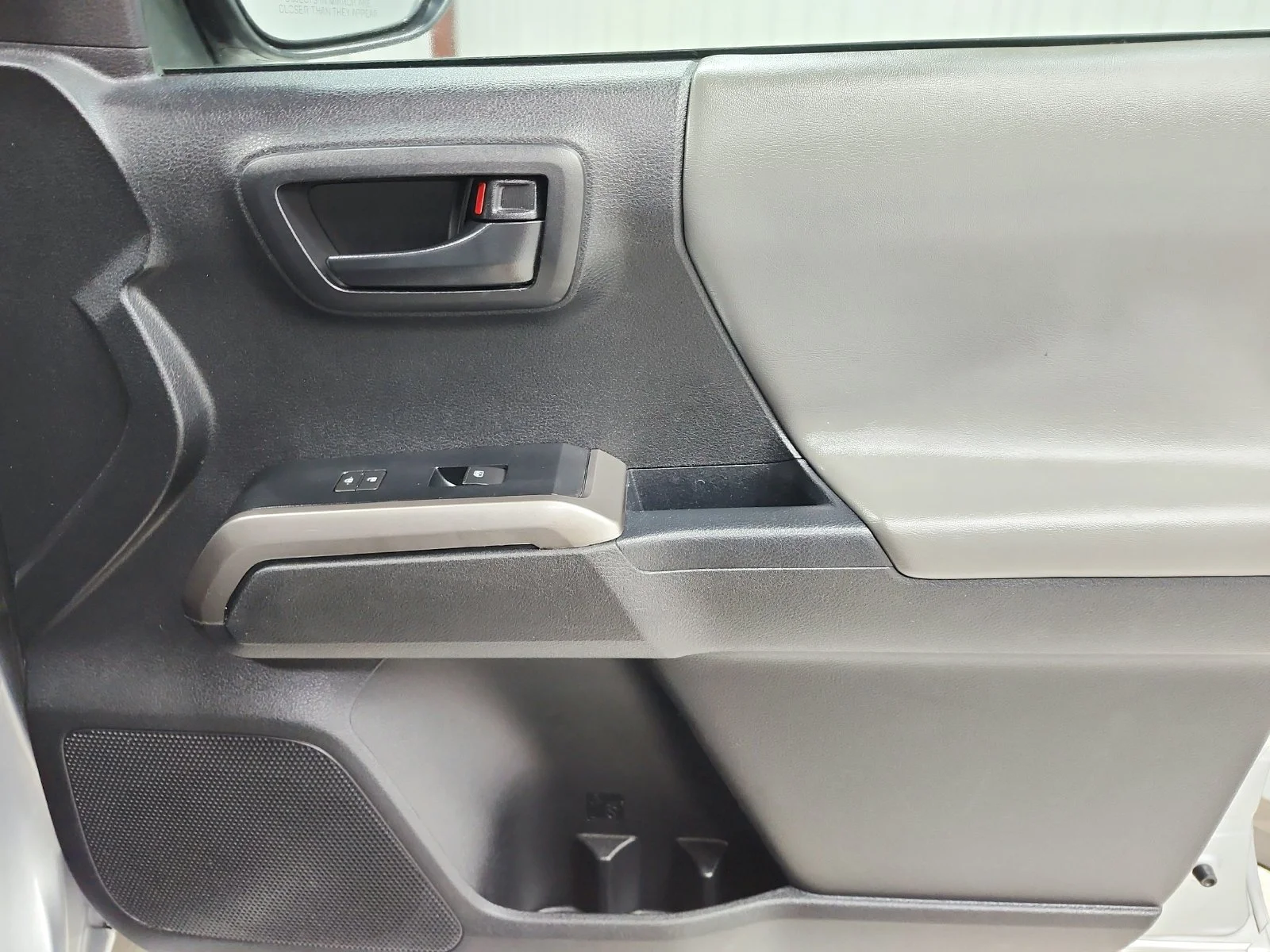 Used 2022 Silver Toyota SR5 image 35