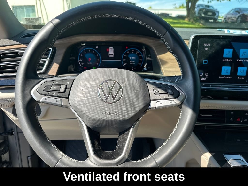 Used 2024 Gray Volkswagen 2.0T SE w/Technology image 20